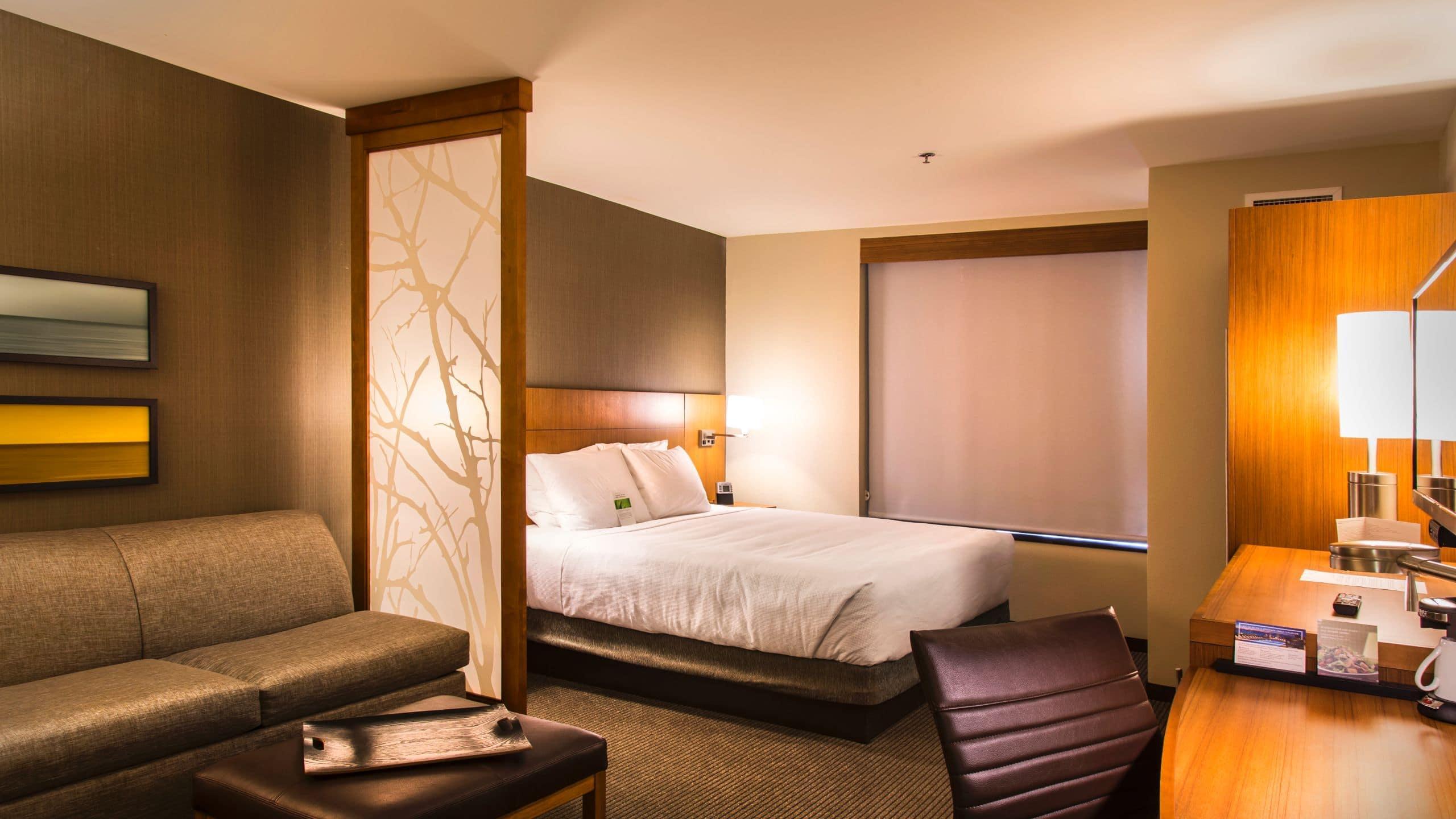 Hyatt Place Hotel 3*