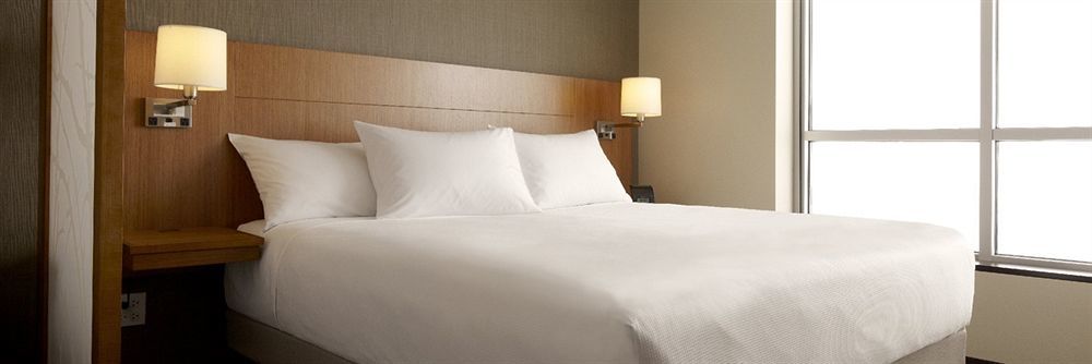 Hyatt Place Hotel 3*